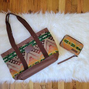 Pendleton Zip Tote w/ Matching Smartphone Wallet